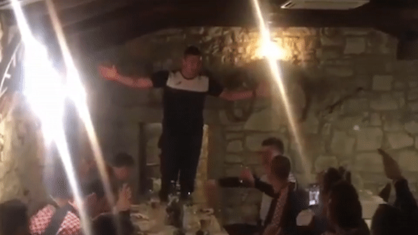Pogledajte kako su se hrvatski rukometaši slomili uz hajdučke pjesme